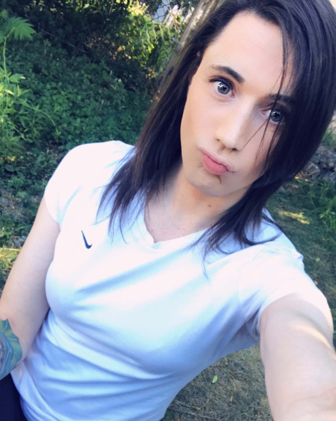 Transgirl park selfie
