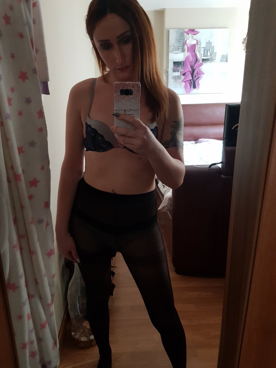 TS Carly Belle in bra mirror selfie