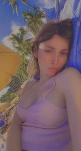 TS Korra Del Rio beach selfie