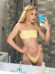 Slim bikini TS Saray Doll posing